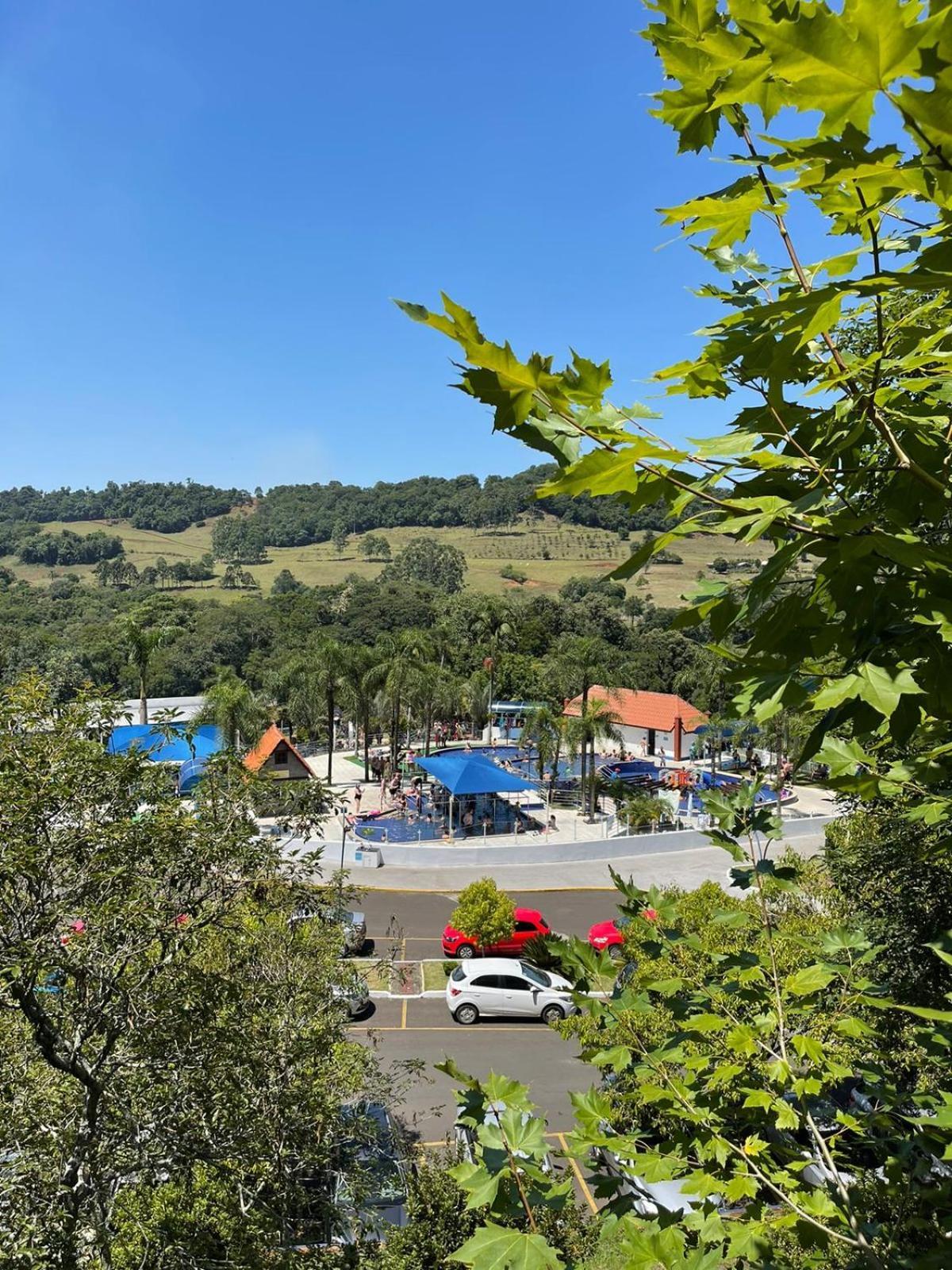 Apto Das Lavandas - 2 Quartos - Apto Todo Climatizado - A 150M Do Parque Termal! Пиратуба Экстерьер фото